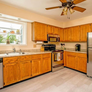 http://www.kennettsquarerentals.com/wp-content/uploads/2016/06/newer-kitchen-320x320.jpg